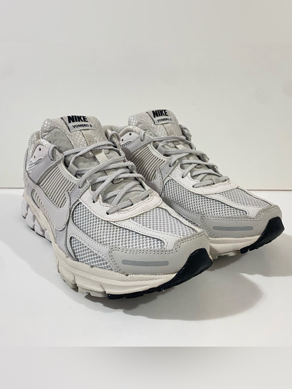 Nike Zoom Vomero 5 Sneakers
